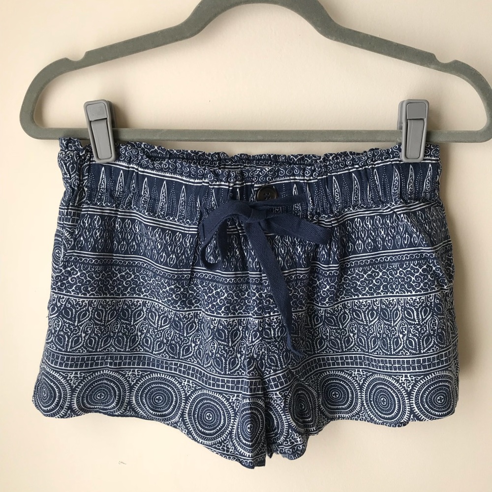 Drawstring navy tribal print shorts